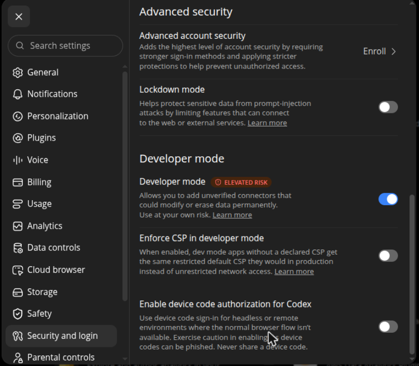 Het instellingenvenster van ChatGPT, onderdeel Security and login, met de schakelaar Developer mode aangezet en daarnaast het label Elevated risk.